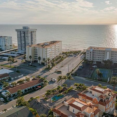 Steps To The Beach And Restaurants! - Coconut Villa'S Suite 1 St. Pete Beach Exterior foto