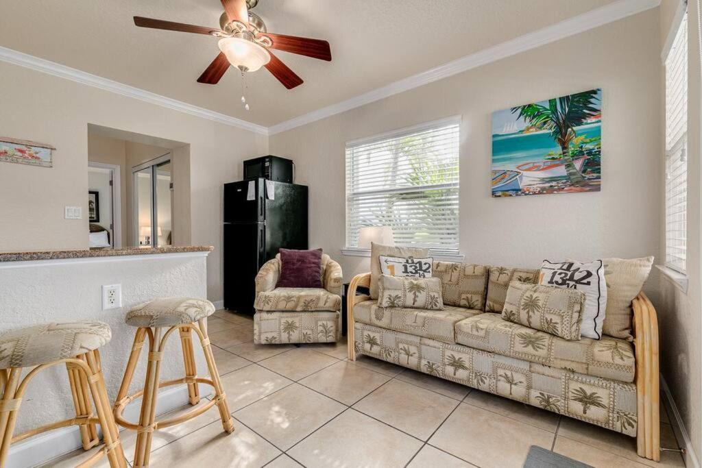 Steps To The Beach And Restaurants! - Coconut Villa'S Suite 1 St. Pete Beach Exterior foto
