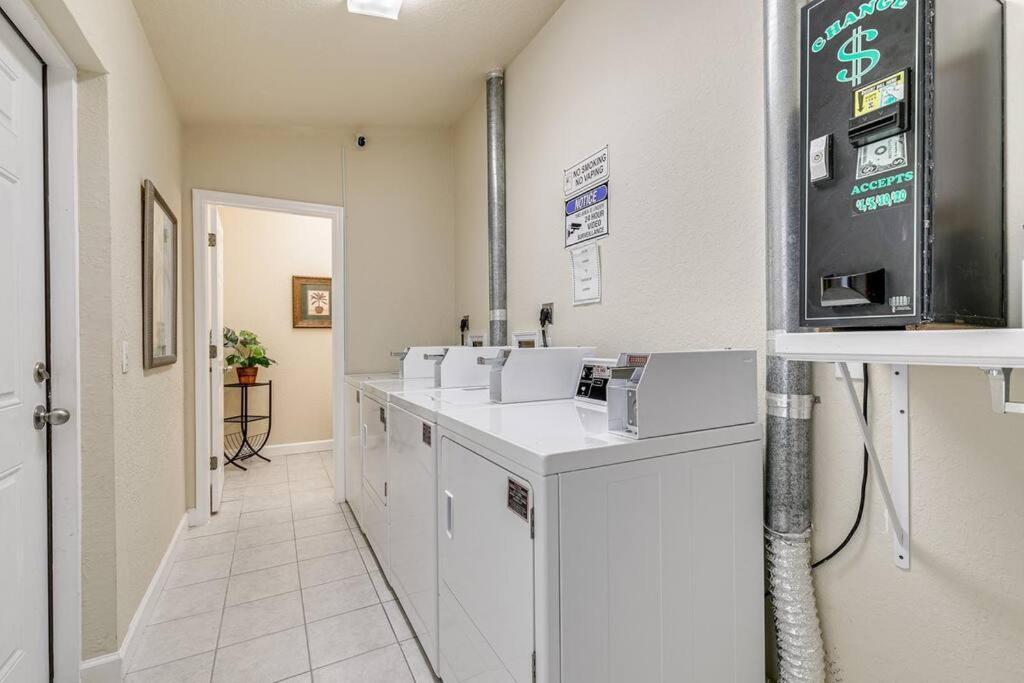 Steps To The Beach And Restaurants! - Coconut Villa'S Suite 1 St. Pete Beach Exterior foto